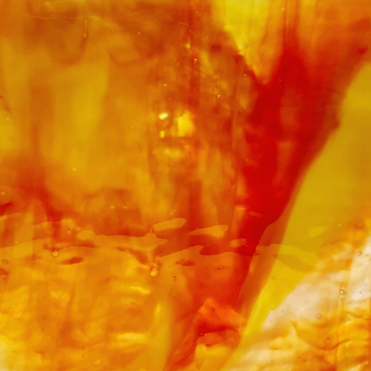 7094R semi transp.red, yellow orange clear ripple 