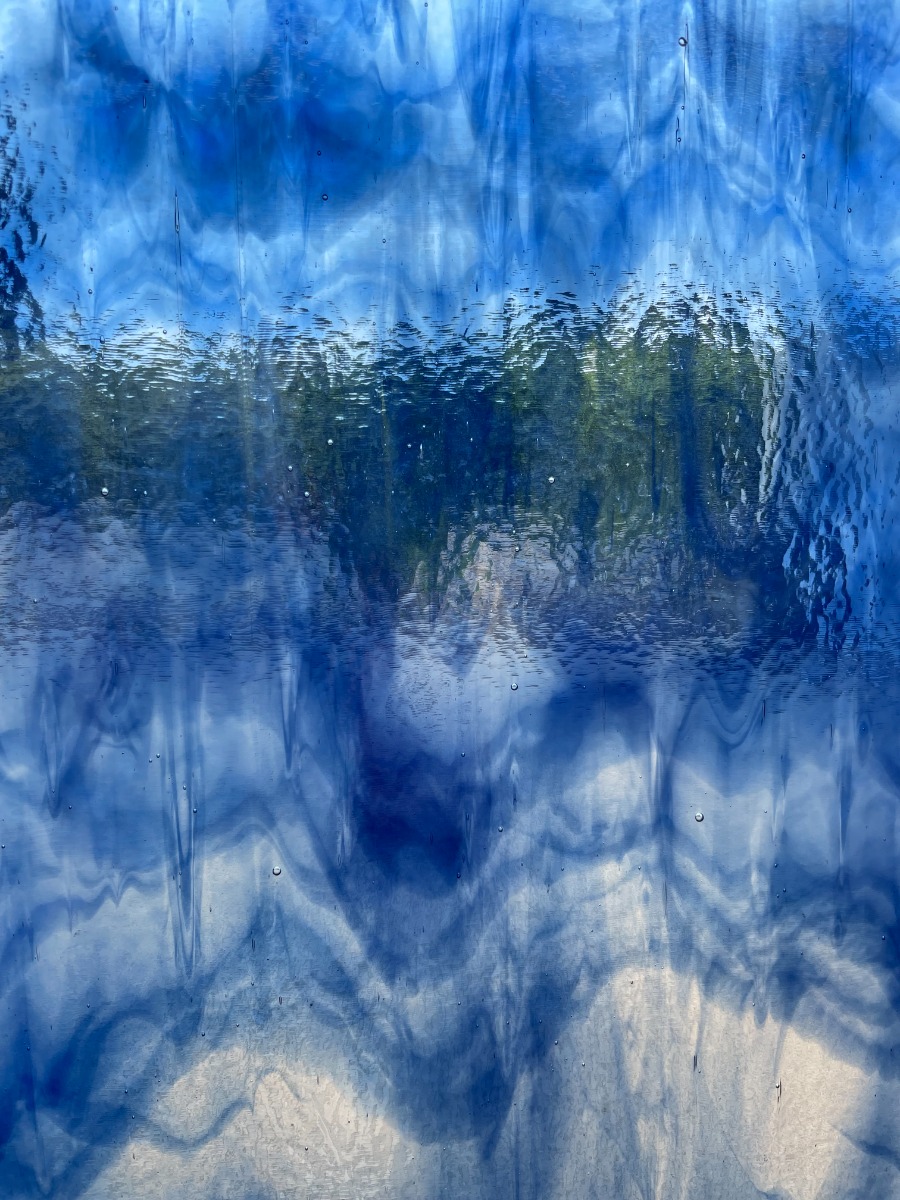 transp. blue / clear steaky    26x29 cm